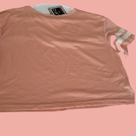 Clothing - Picture 3 of 4